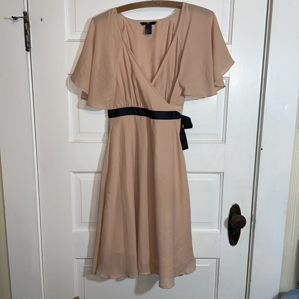 Blush Pink H&M Flowy Wrap Dress Size 6 EU‎ 36
